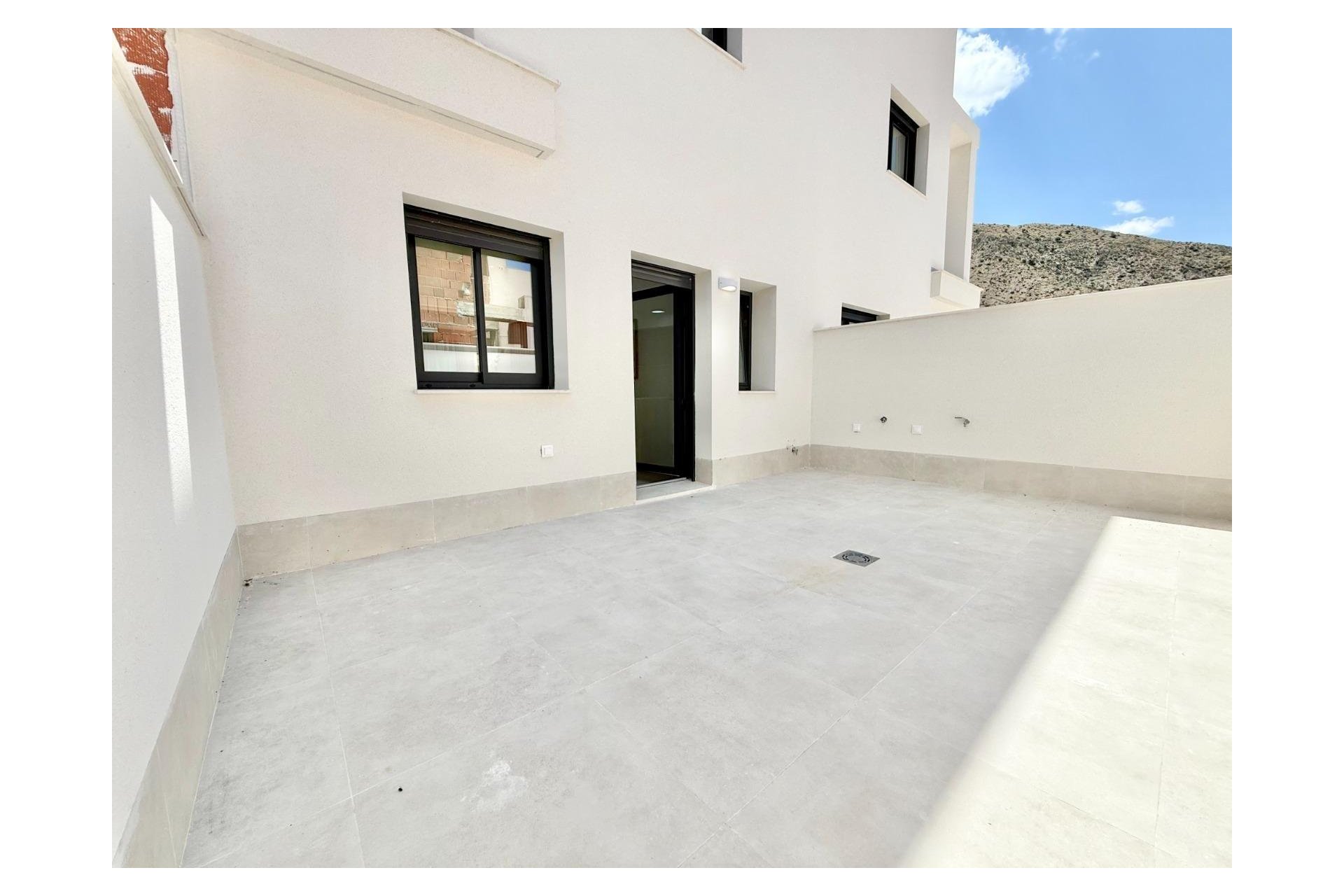 New Build - Town House - Cox - San Fernando