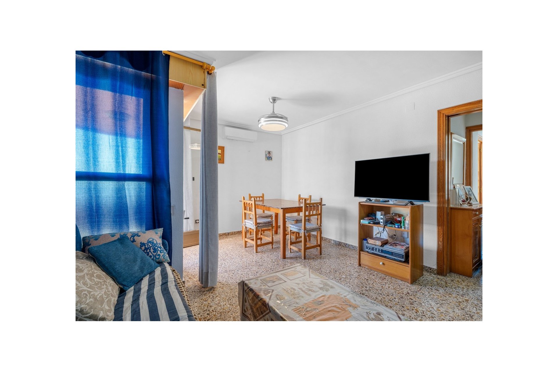 Resale - Apartment - Arenales del Sol - Segunda linea playa