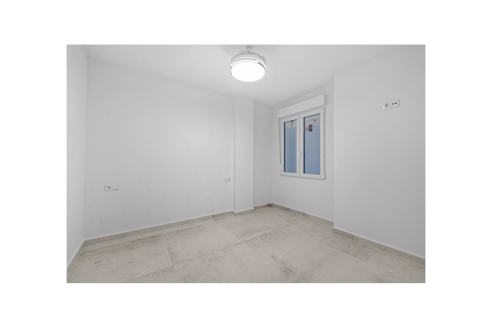 Resale - Apartment - Torrevieja - Playa del Acequión