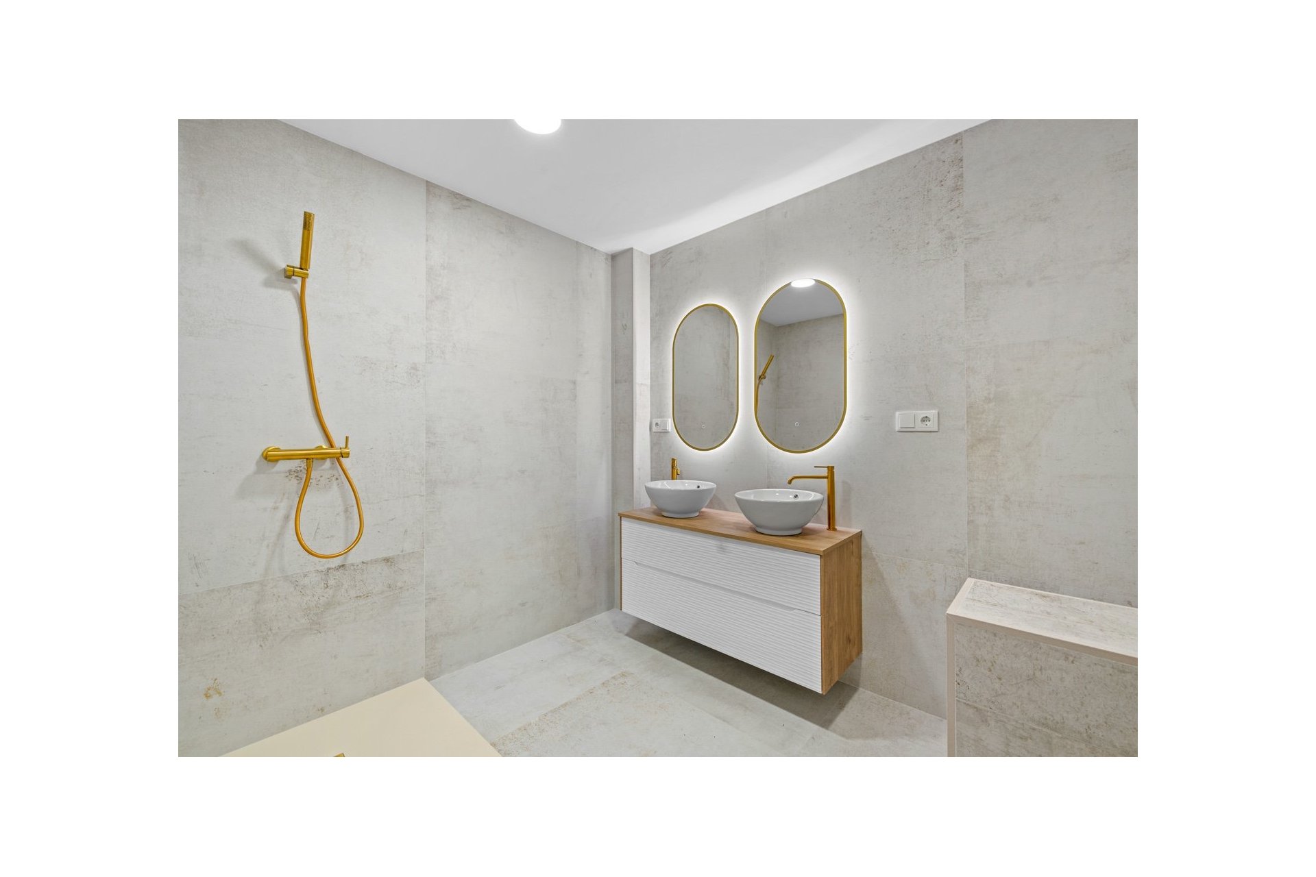 Resale - Apartment - Torrevieja - Playa del Acequión