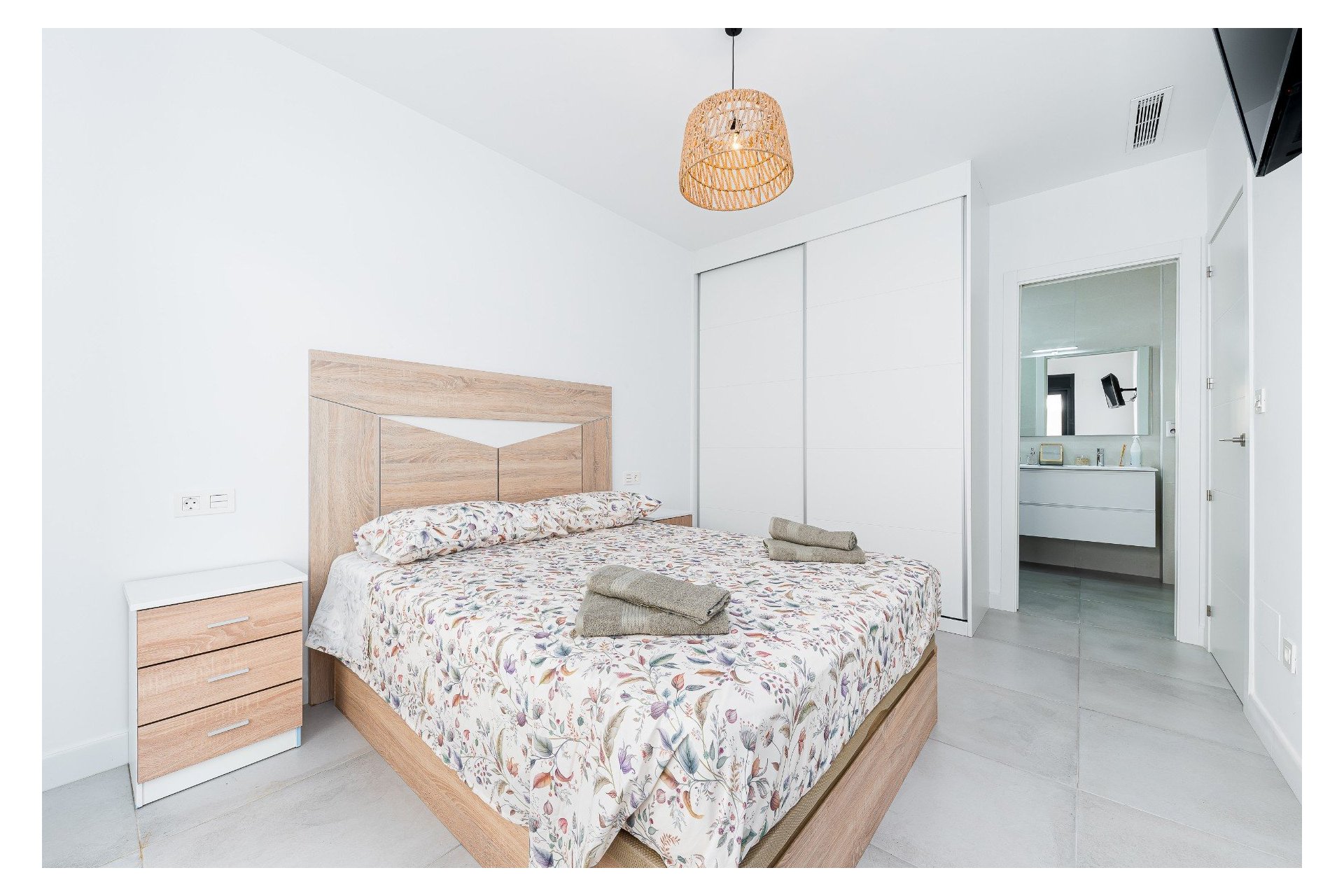 Resale - Villa - Los Montesinos