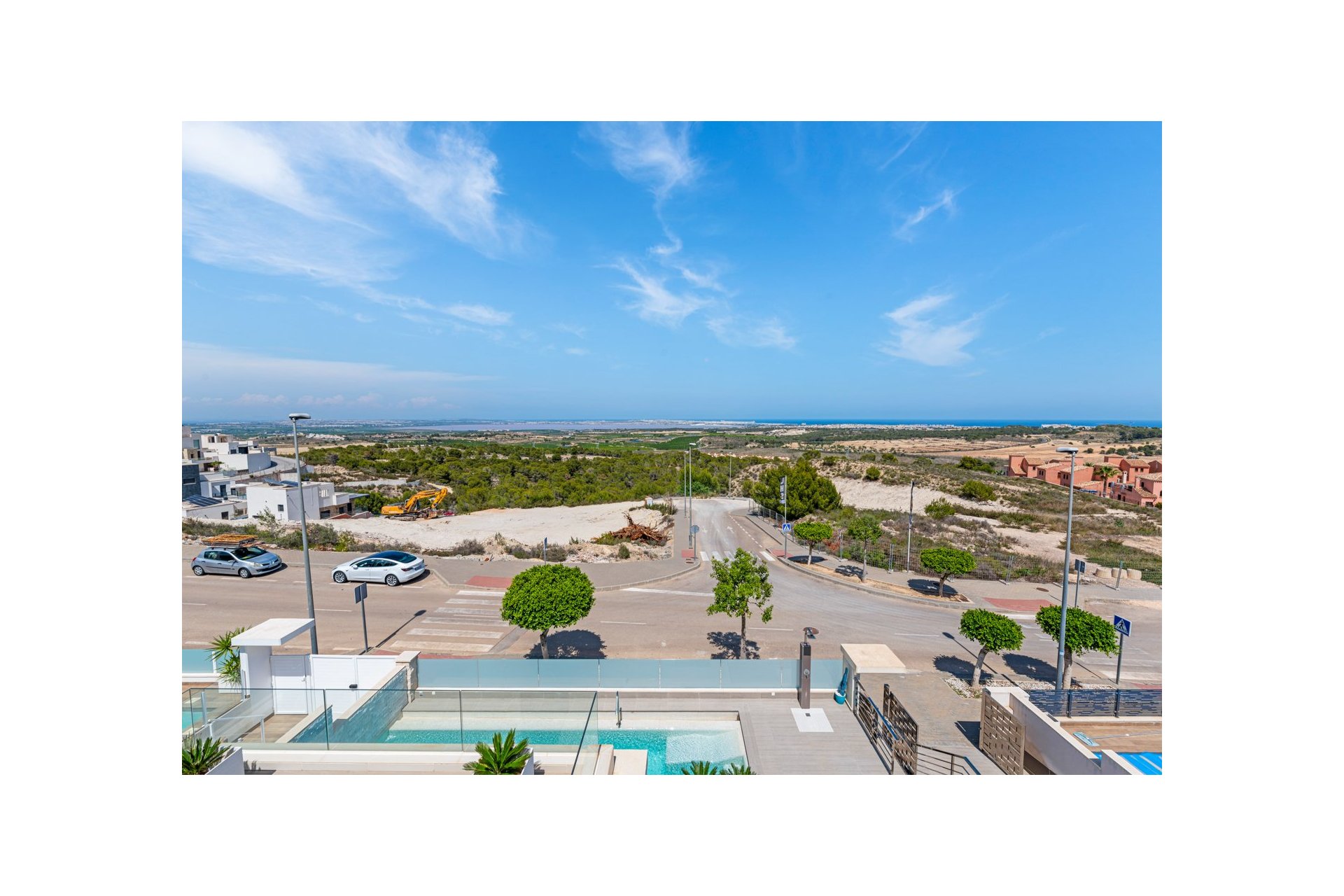 Resale - Villa - San Miguel - San Miguel Salinas