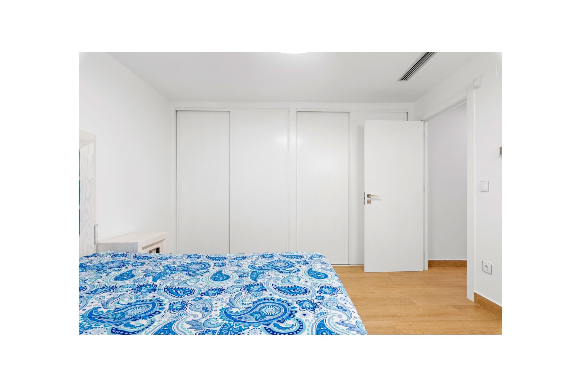 Resale - Villa - San Miguel - San Miguel Salinas