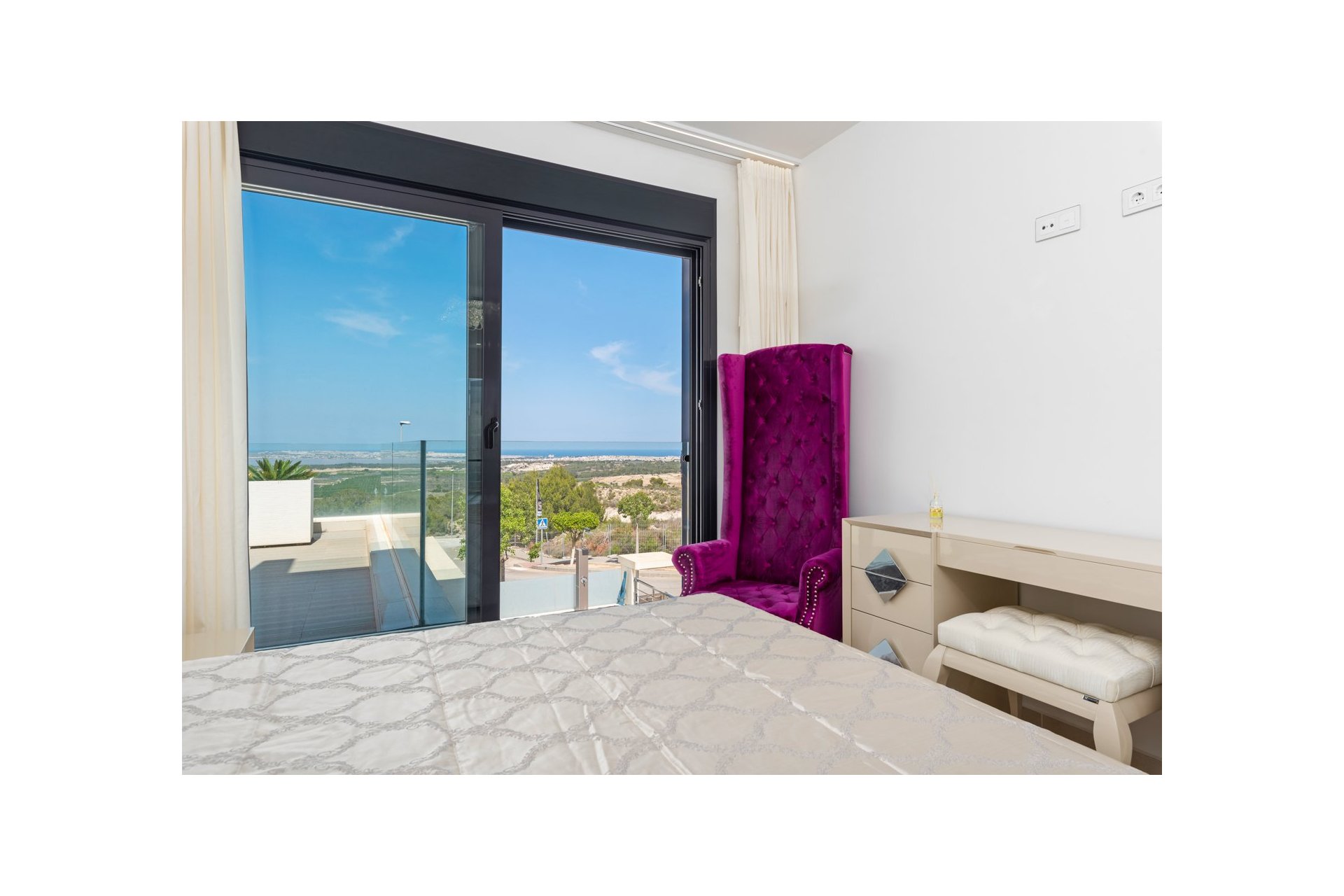 Resale - Villa - San Miguel - San Miguel Salinas