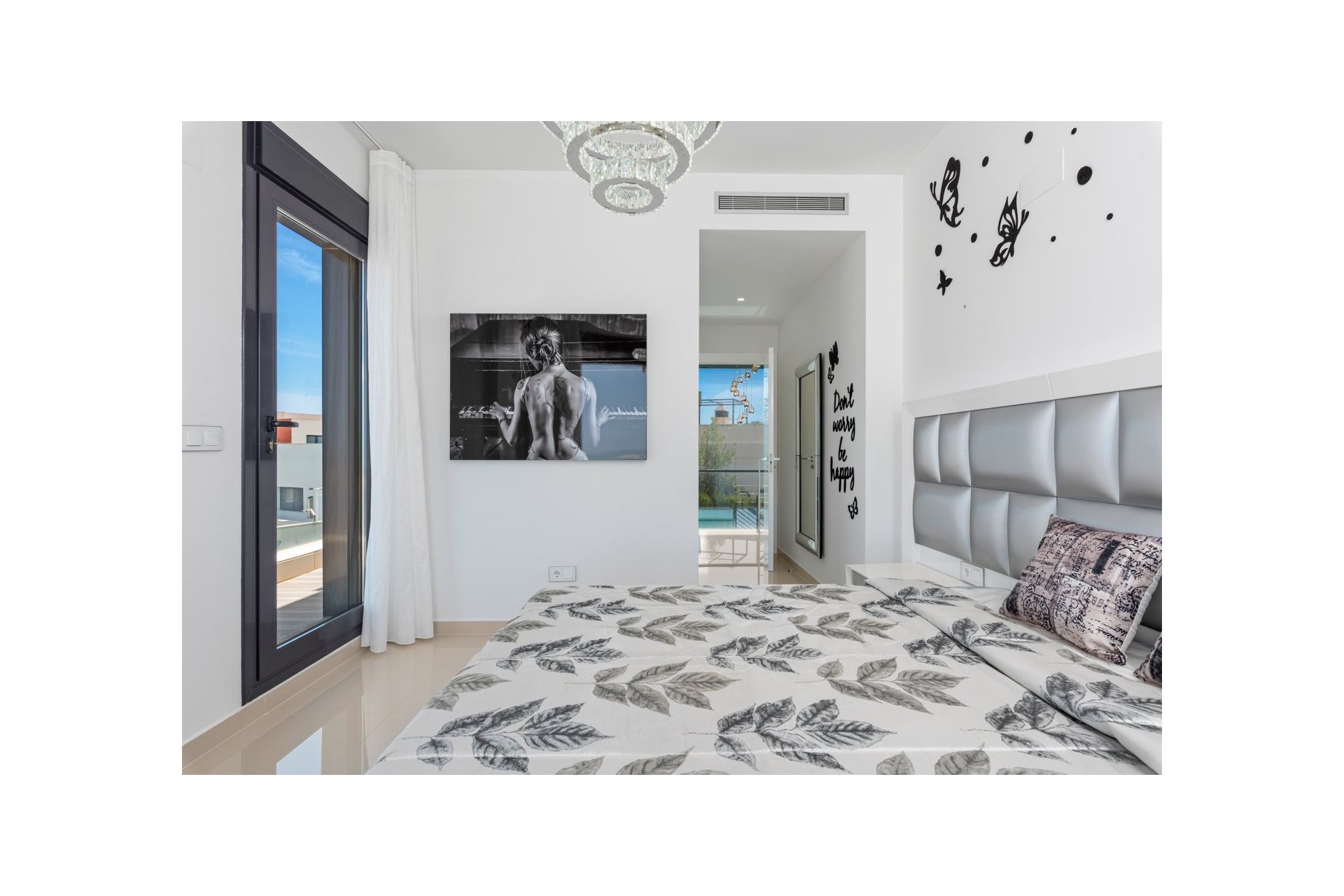 Resale - Villa - San Miguel - San Miguel Salinas