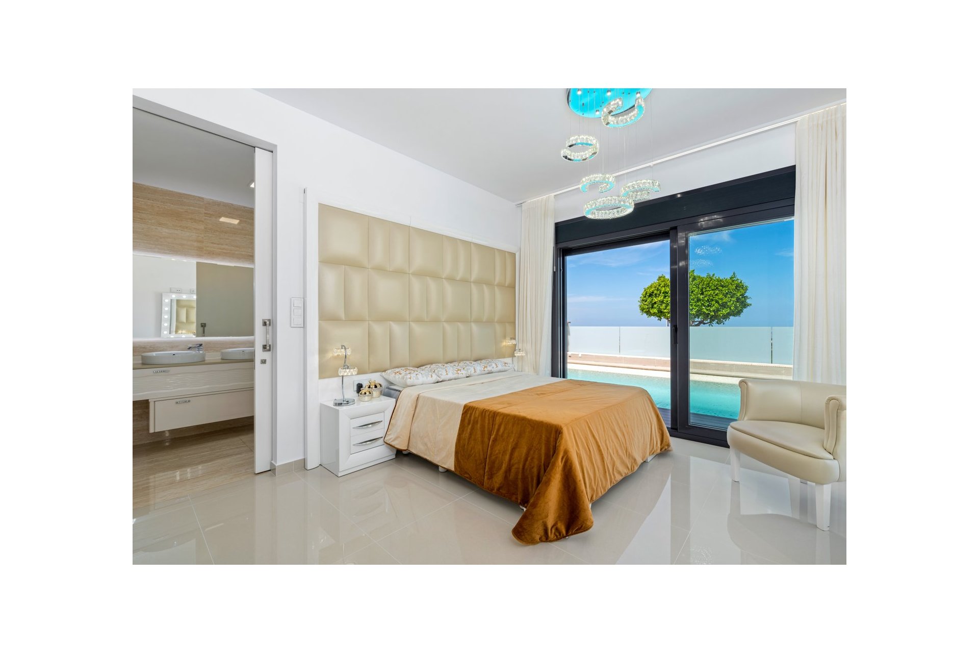 Resale - Villa - San Miguel - San Miguel Salinas