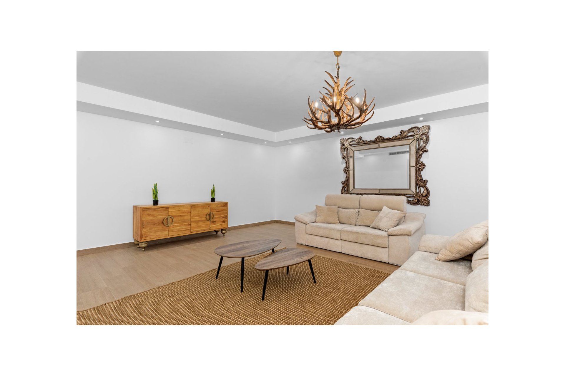 Resale - Villa - San Miguel - San Miguel Salinas