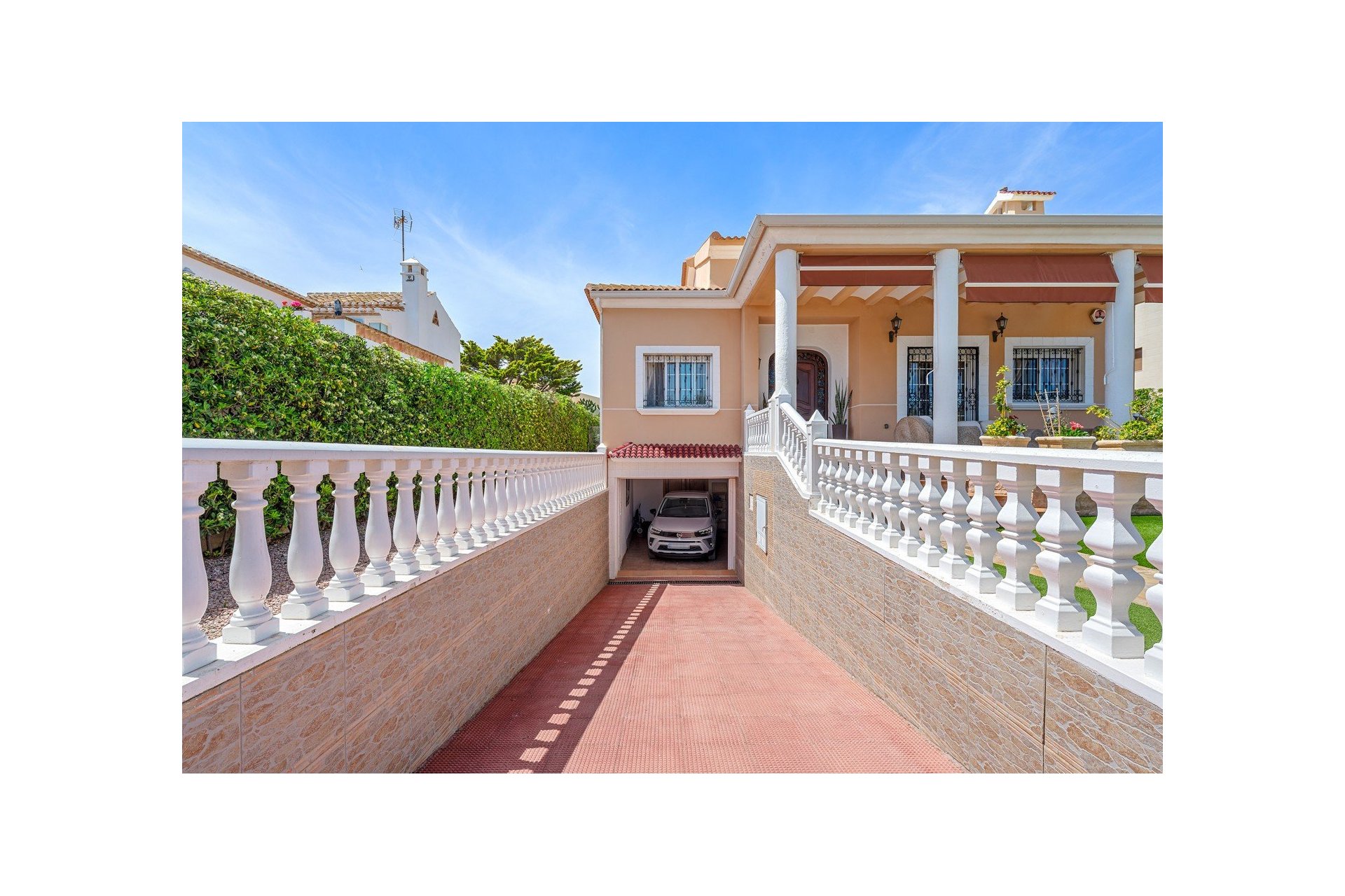 Resale - Villa - Torrevieja - La Mata