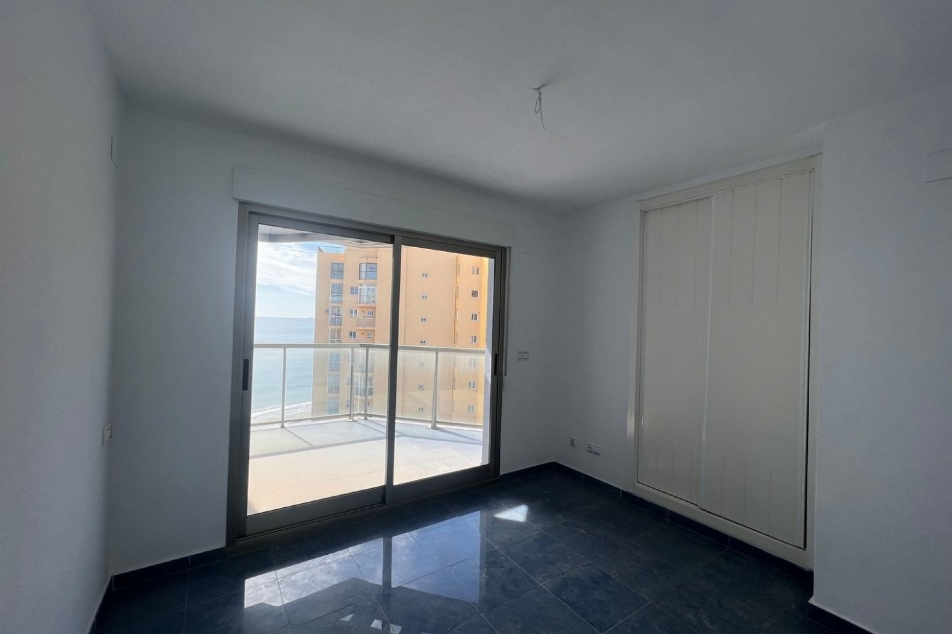 Rynek pierwotny - Daszek - Calpe - Playa La Fossa