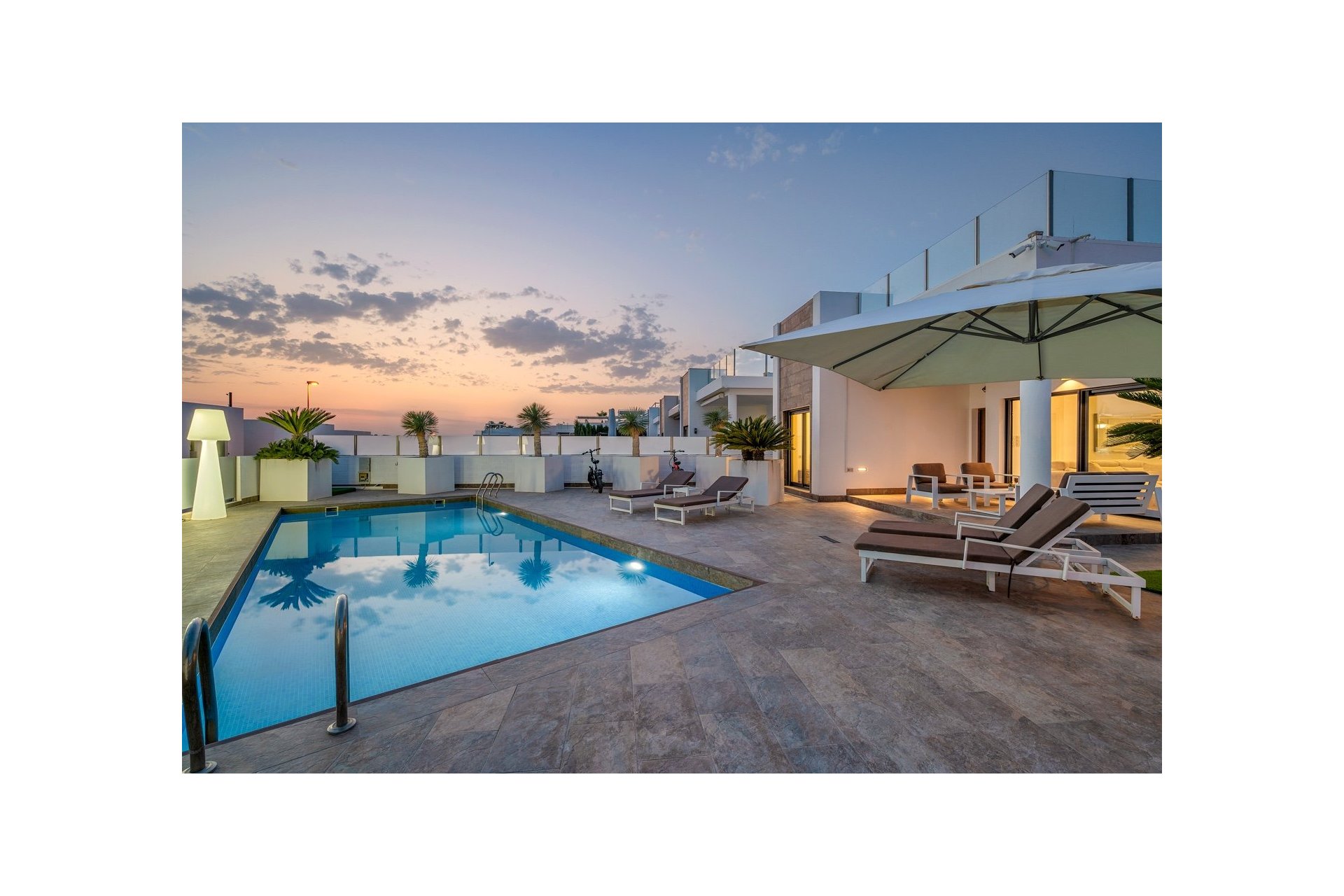 Rynek wtórny - Villa - Orihuela Costa - Villamartín