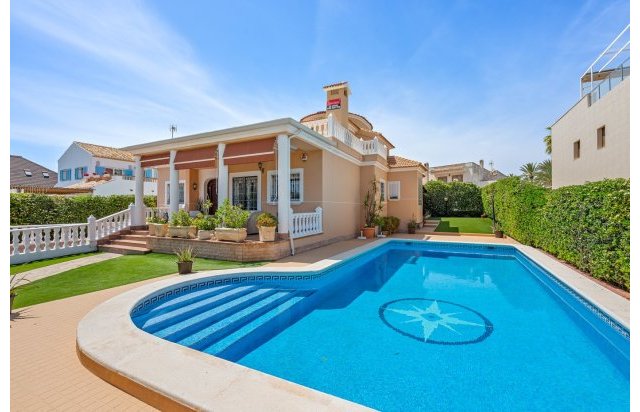 Villa - Rynek wtórny - Torrevieja - La Mata