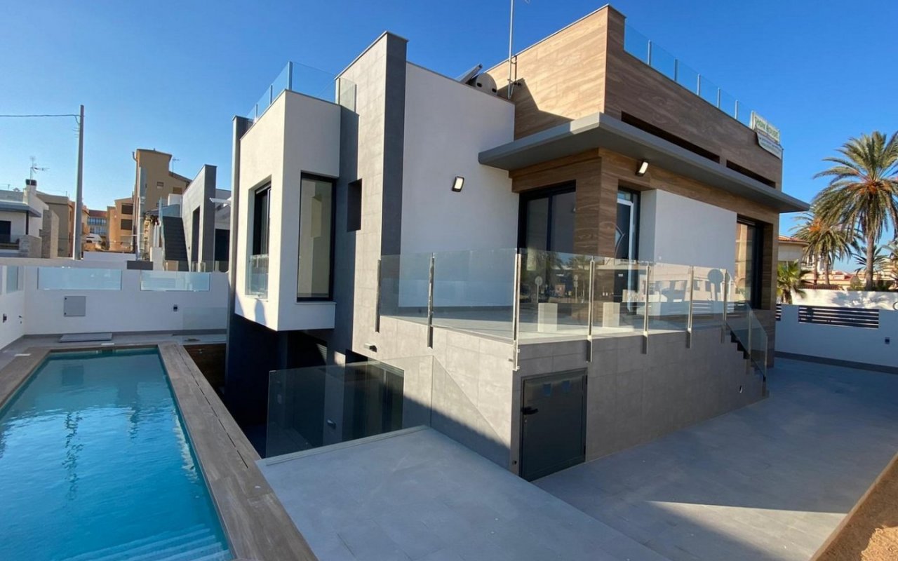Obra nueva - Villa - Torrevieja - La Mata