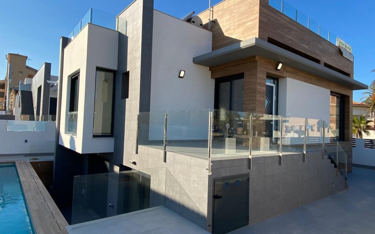 Obra nueva - Villa - Torrevieja - La Mata