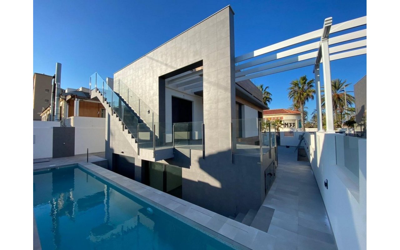 Obra nueva - Villa - Torrevieja - La Mata