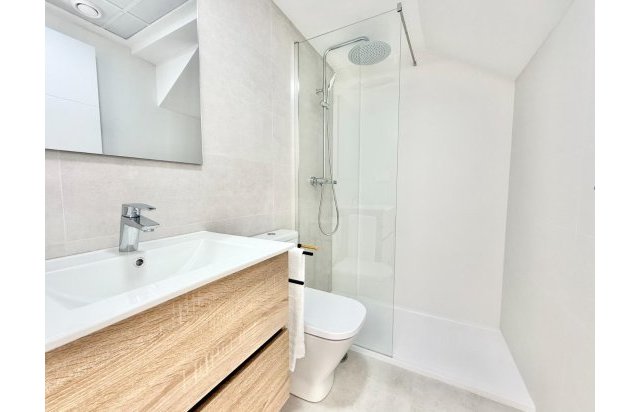 Obra nueva - Town House - Cox - San Fernando