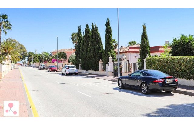 Rynek pierwotny - Villa - San Fulgencio - La Escuera