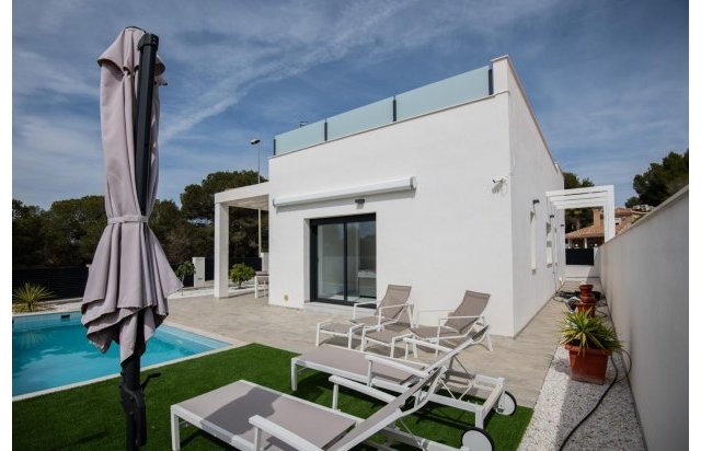 Rynek pierwotny - Villa - Pilar de la Horadada - Pinar de Campoverde