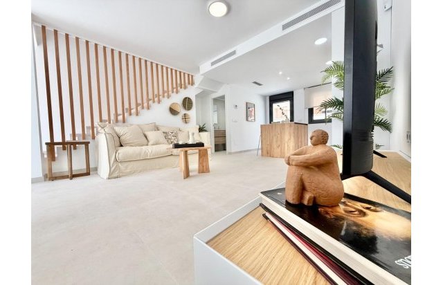 New Build - Town House - Cox - San Fernando