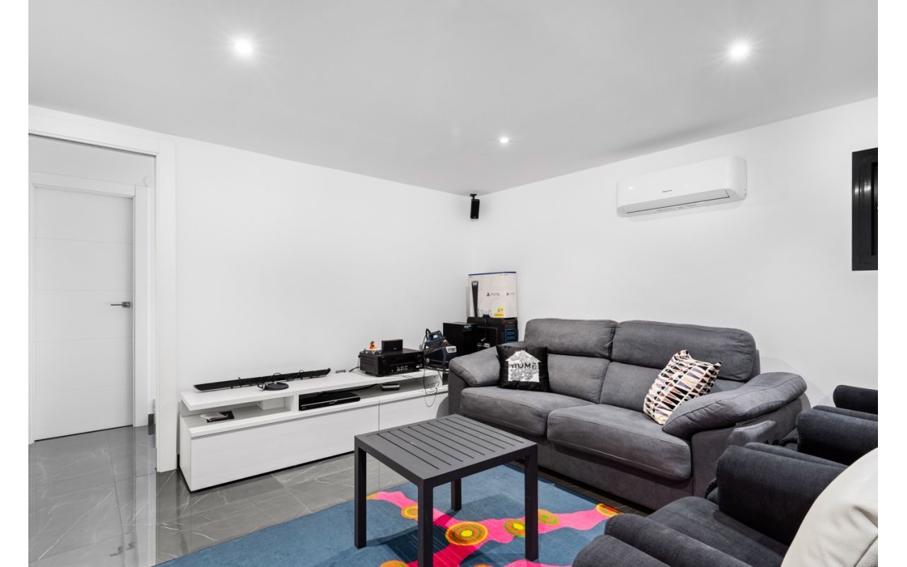 Rynek wtórny - Villa - San Juan Alicante - Frank Espinós