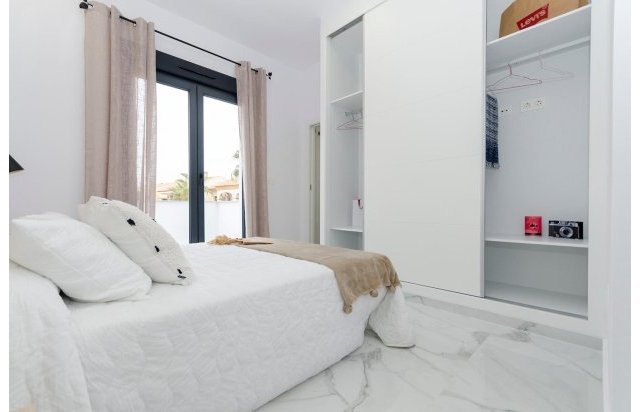 Rynek pierwotny - Villa - Torrevieja - Torretas