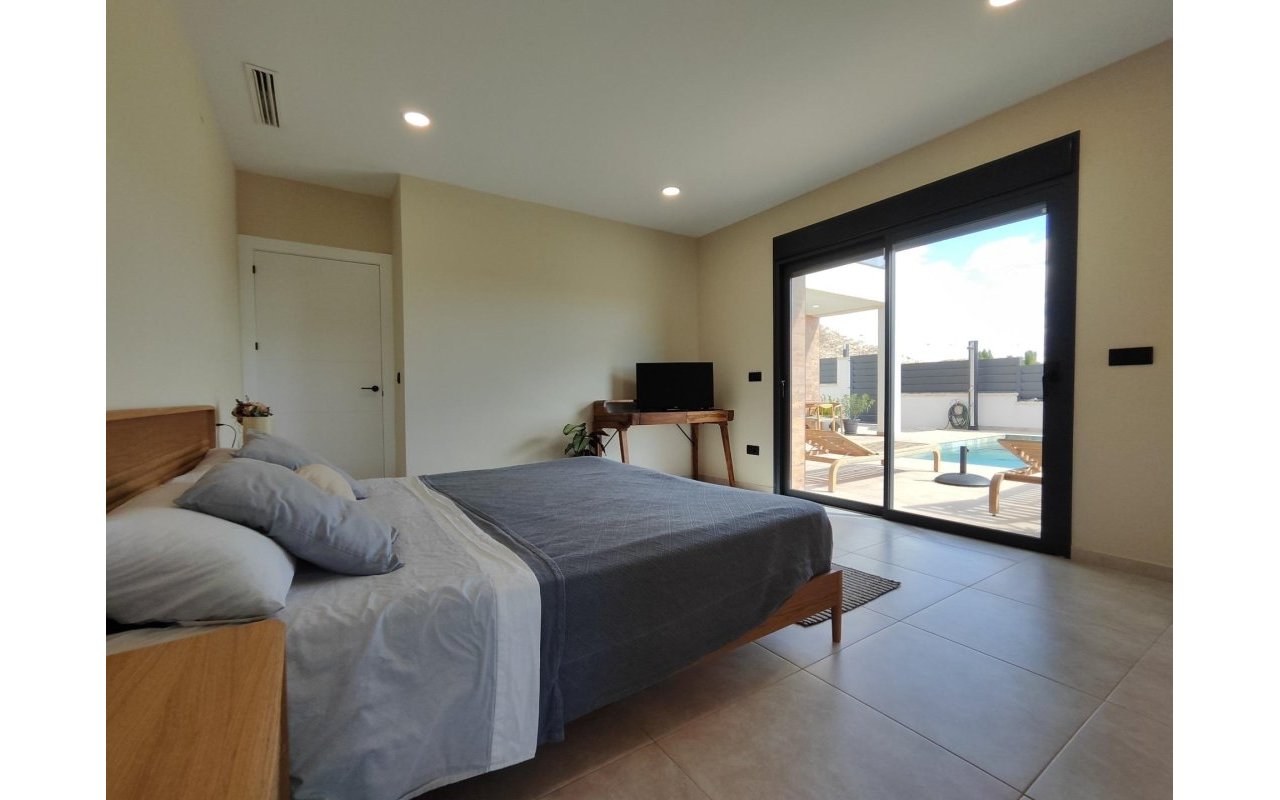 Obra nueva - Villa - Pinoso - Lel