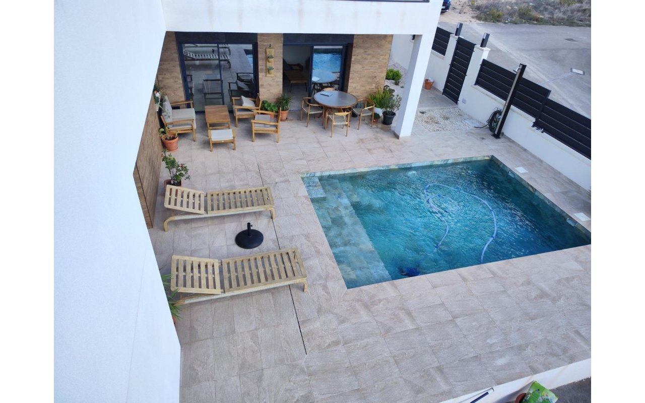 Obra nueva - Villa - Pinoso - Lel