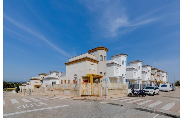 Rynek pierwotny - Villa - San Fulgencio - El Oasis