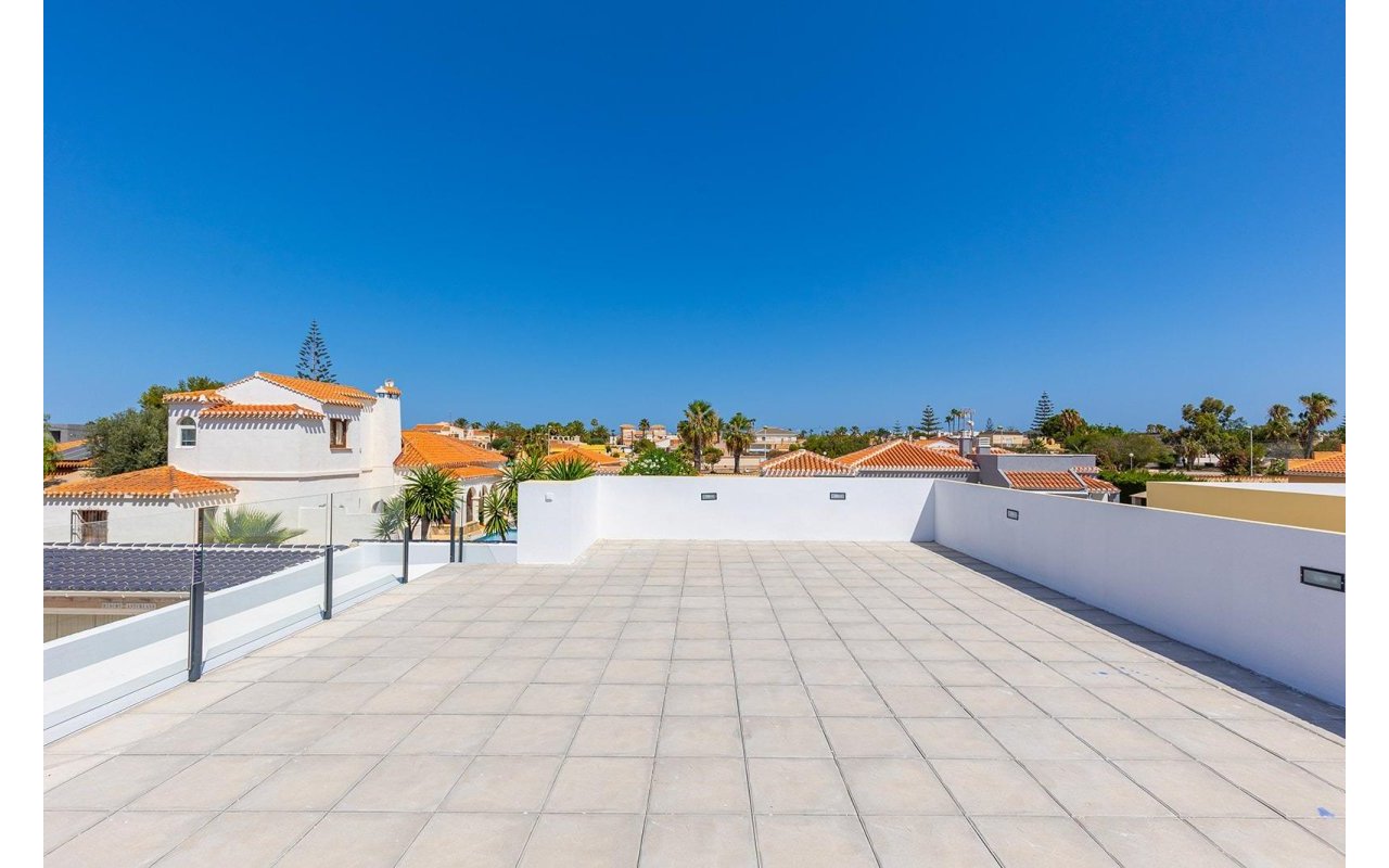 Obra nueva - Villa - Torrevieja - Los Balcones