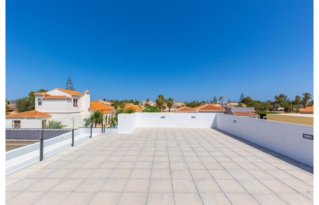 Obra nueva - Villa - Torrevieja - Los Balcones