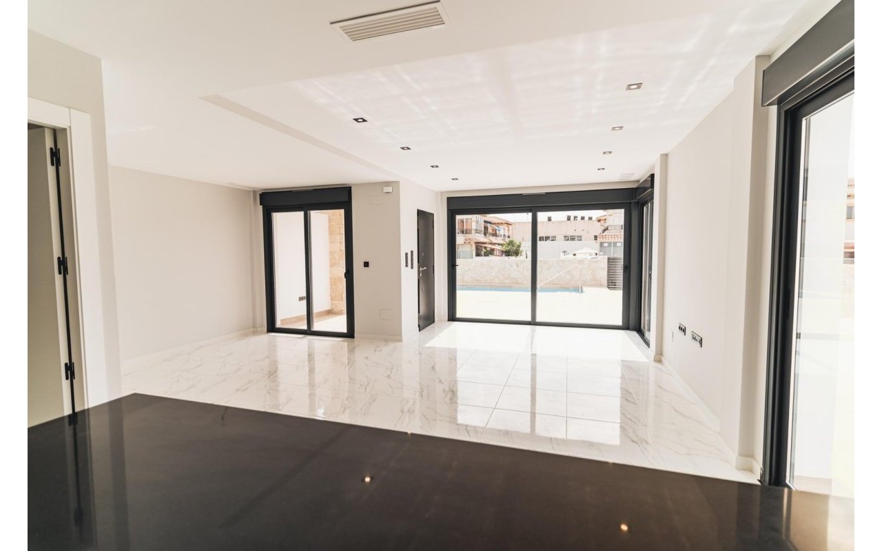 Rynek pierwotny - Villa - Orihuela Costa - Punta Prima