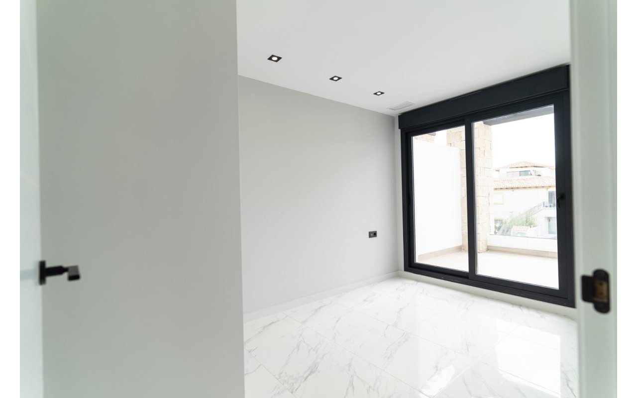 Rynek pierwotny - Villa - Orihuela Costa - Punta Prima