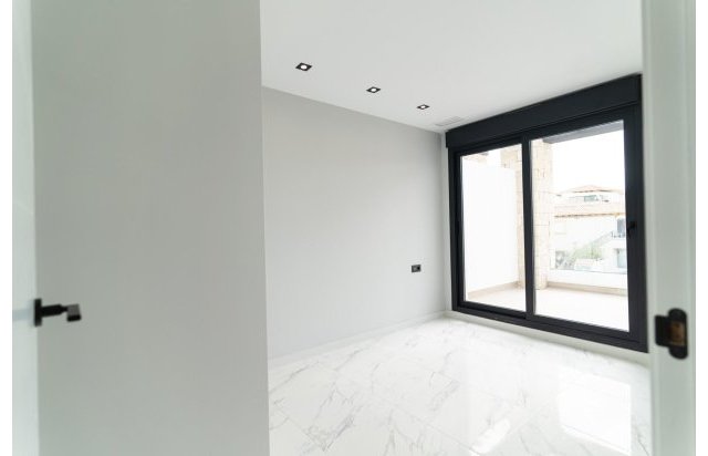 Rynek pierwotny - Villa - Orihuela Costa - Punta Prima