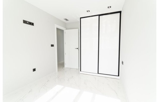 Rynek pierwotny - Villa - Orihuela Costa - Punta Prima