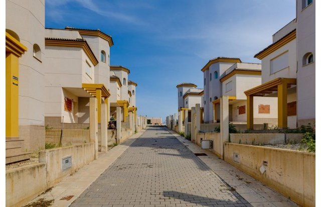 Rynek pierwotny - Villa - San Fulgencio - El Oasis