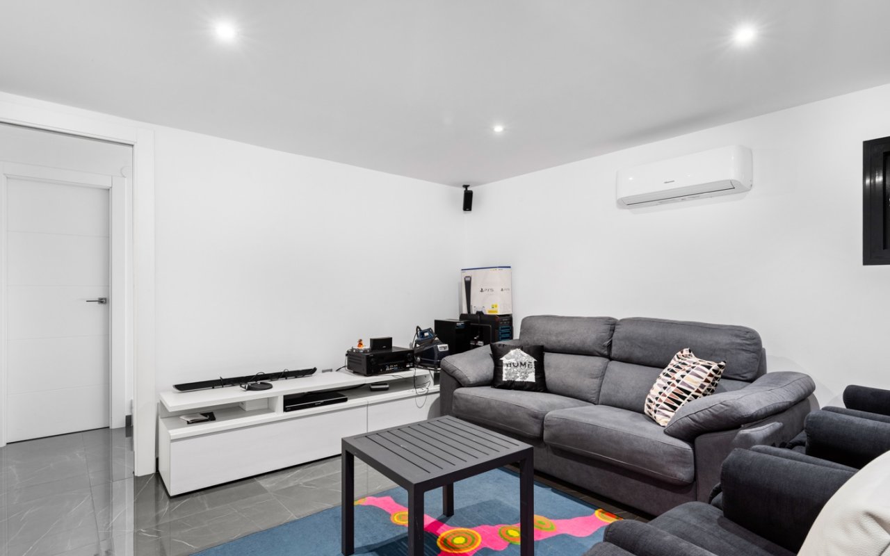 Reventa - Villa - San Juan Alicante - Frank Espinós