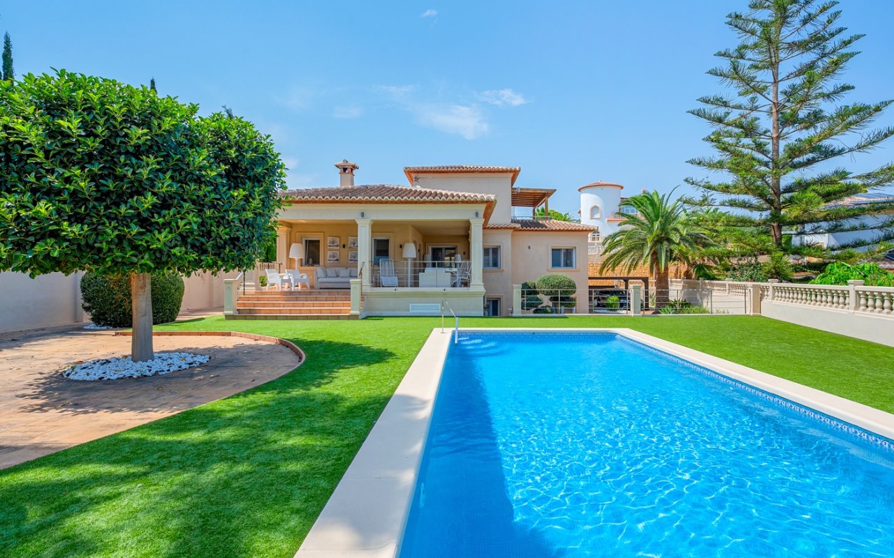 Resale - Villa - Benissa