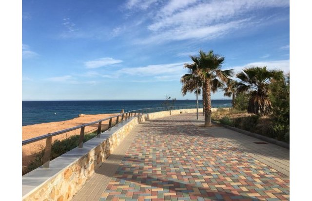 Rynek pierwotny - Villa - Pilar de la Horadada - Las Higuericas