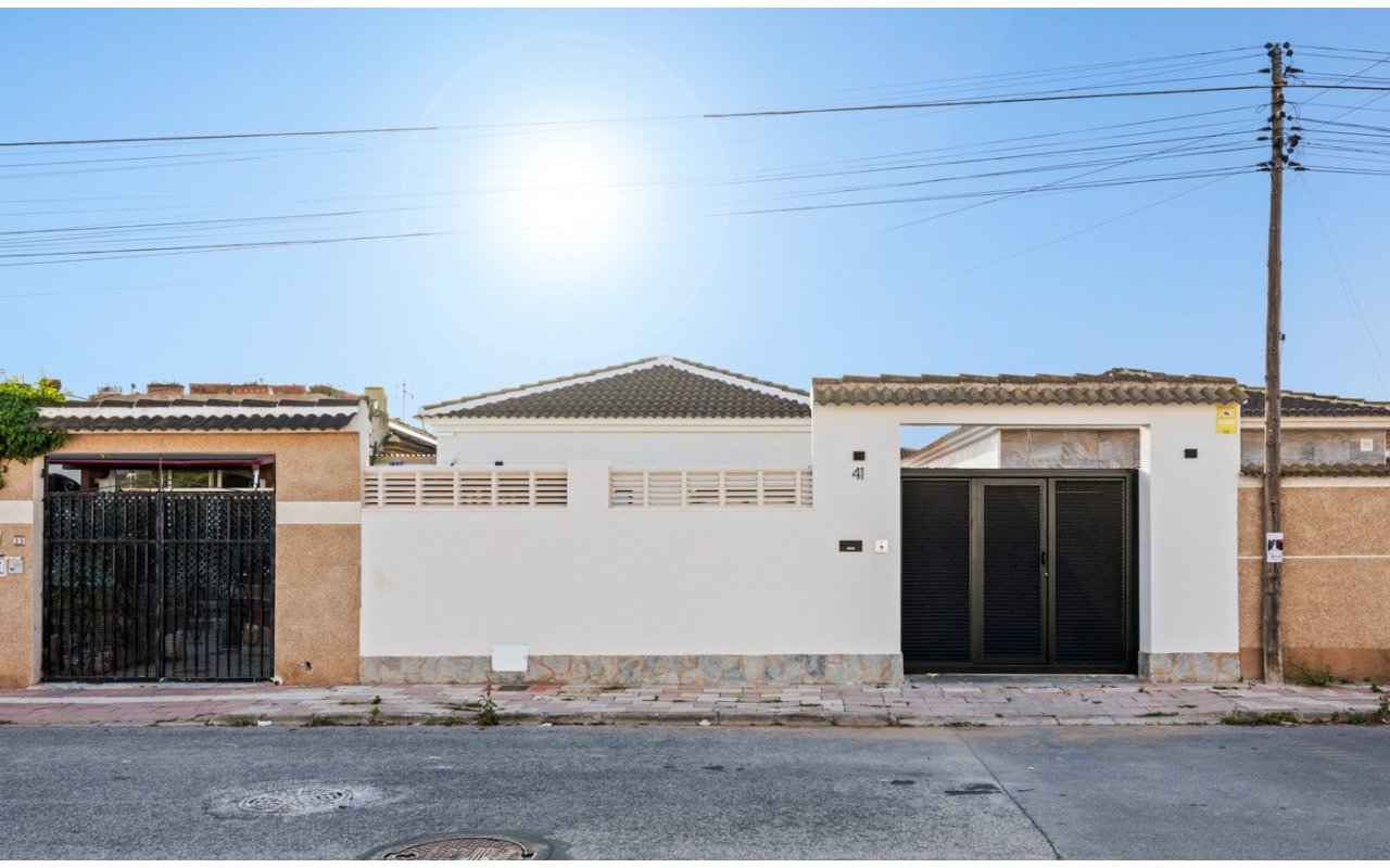 Resale - Villa - Torrevieja - El chaparral