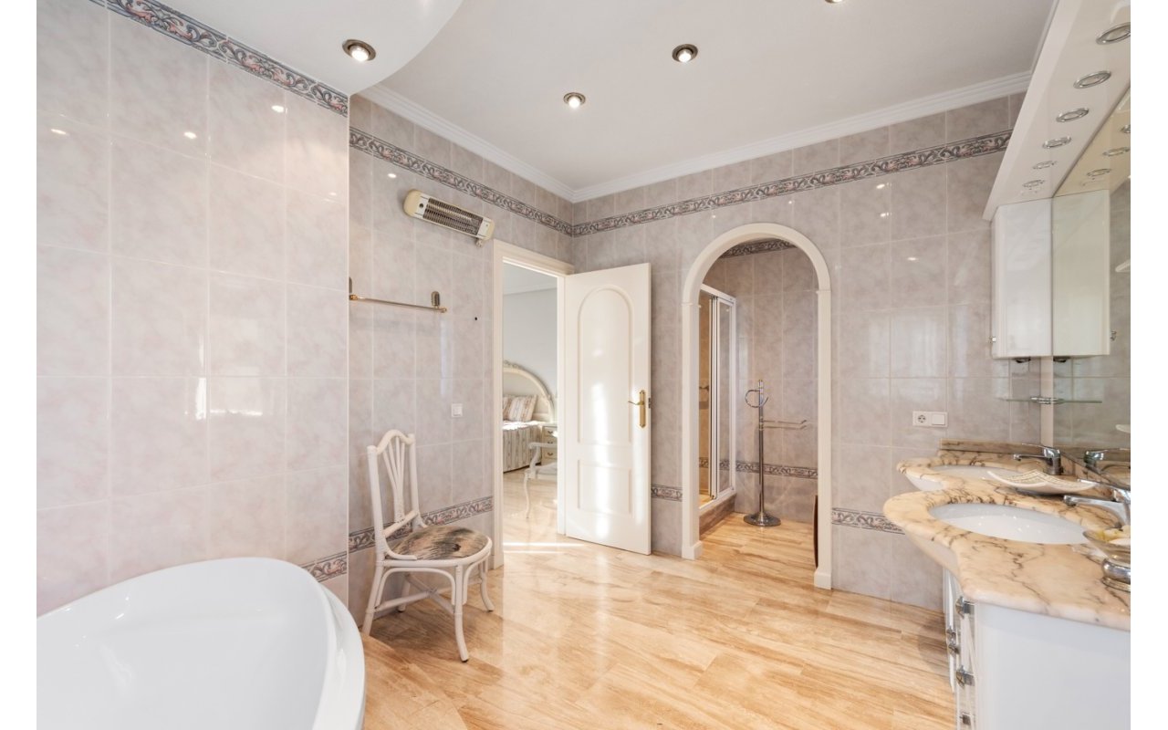 Rynek wtórny - Szalet - Ciudad Quesada - Rojales - Doña pepa