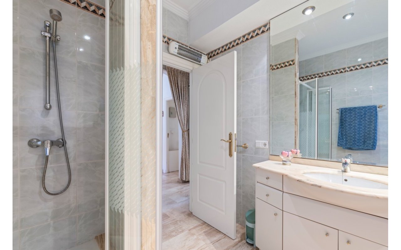 Rynek wtórny - Szalet - Ciudad Quesada - Rojales - Doña pepa