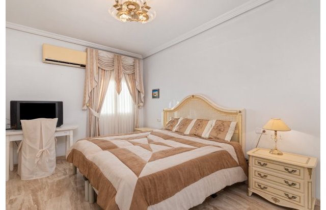 Rynek wtórny - Szalet - Ciudad Quesada - Rojales - Doña pepa