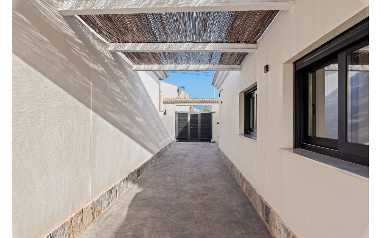 Resale - Villa - Torrevieja - El chaparral