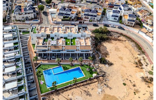 Resale - Townhouse - Los Balcones