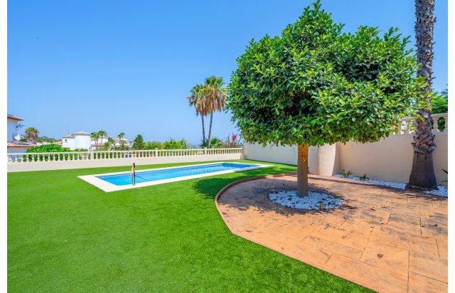 Resale - Villa - Benissa