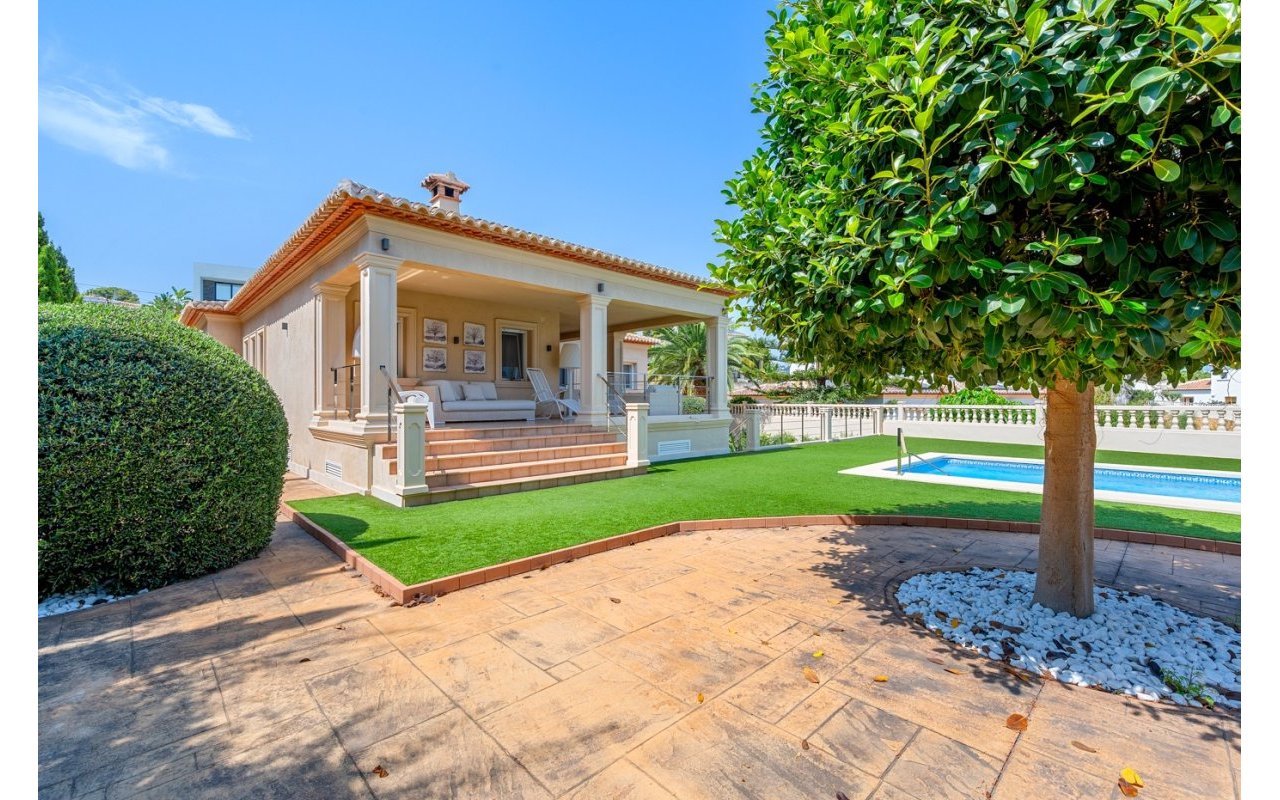 Resale - Villa - Benissa