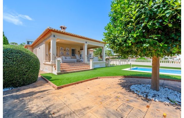 Resale - Villa - Benissa