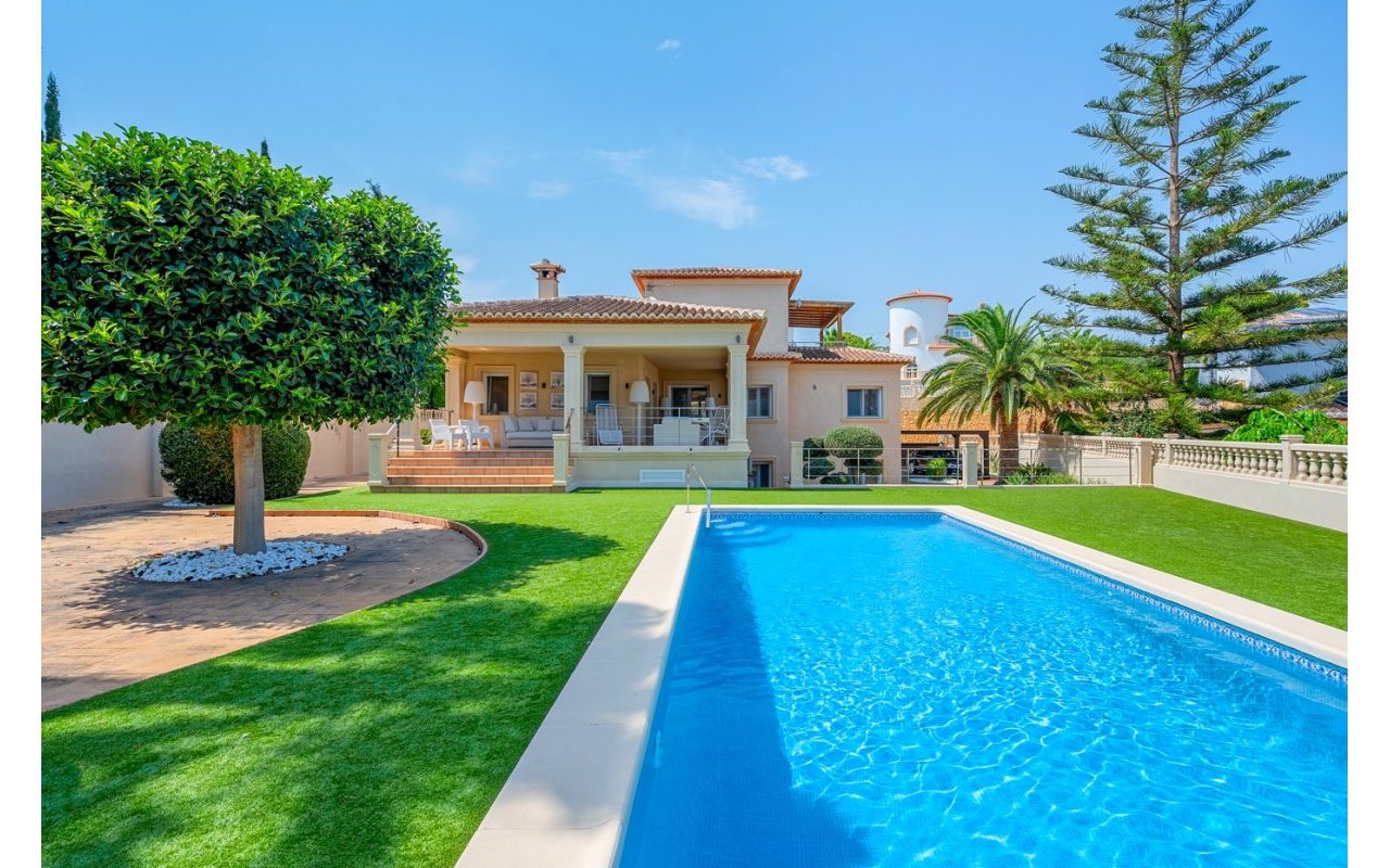 Resale - Villa - Benissa