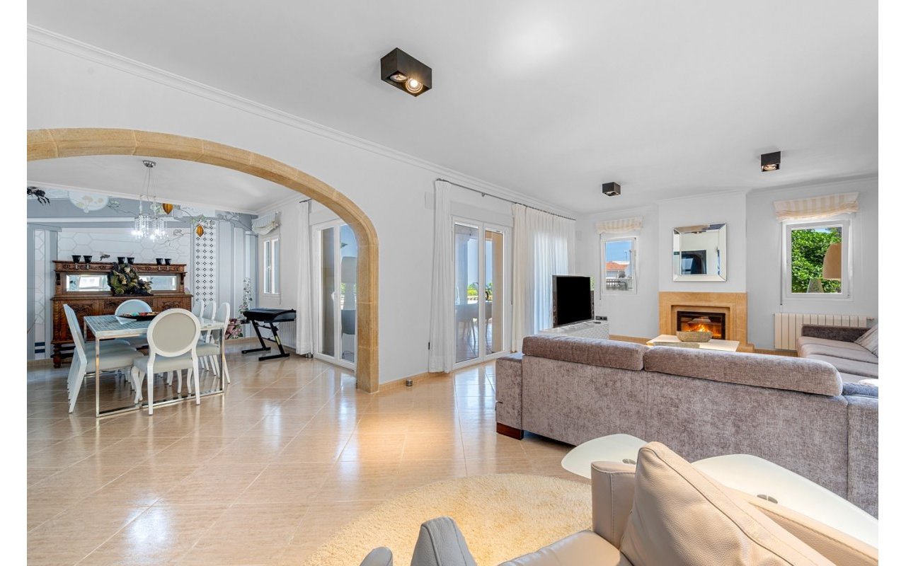 Resale - Villa - Benissa
