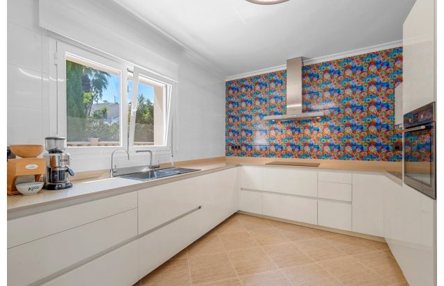 Resale - Villa - Benissa