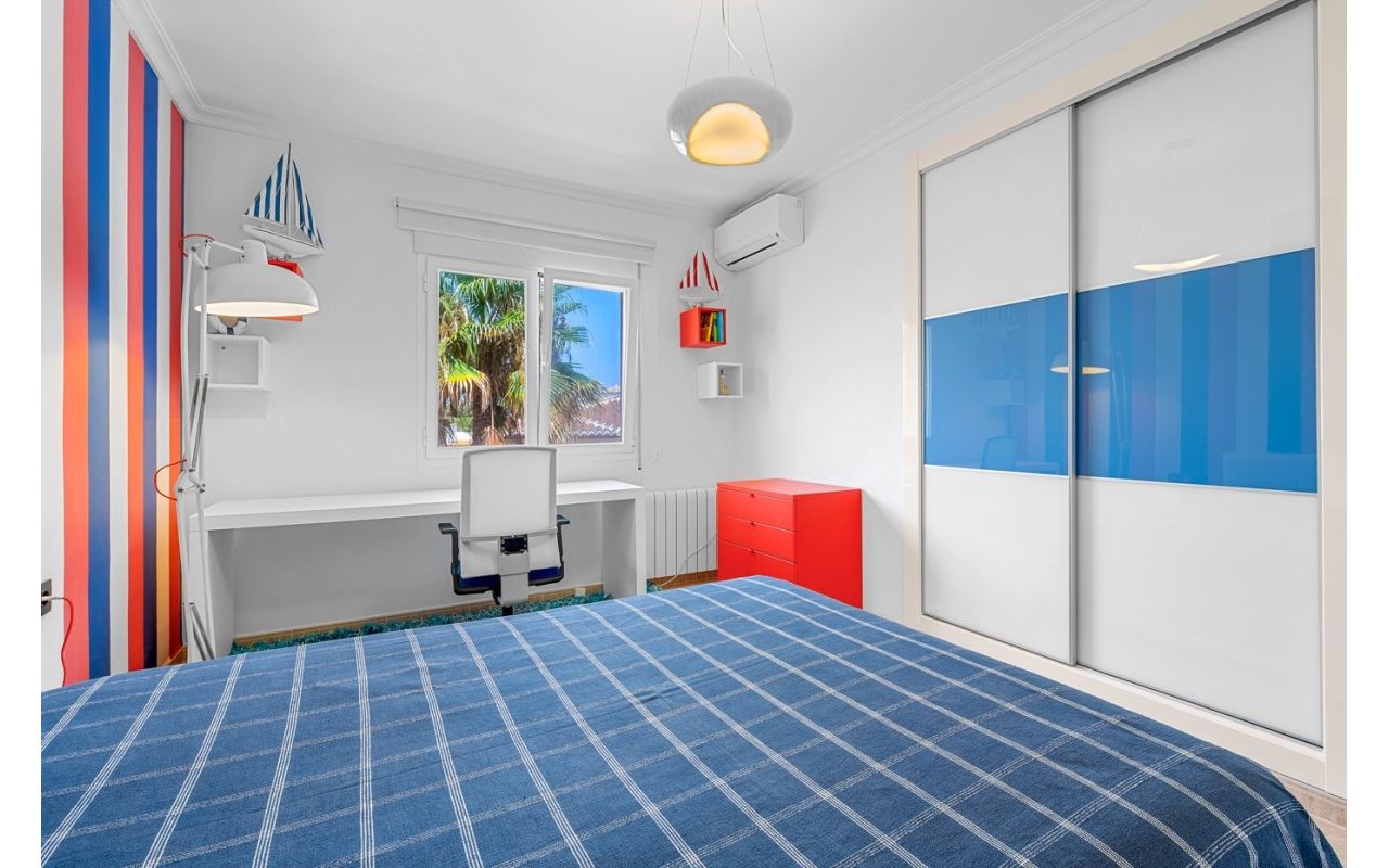 Resale - Villa - Benissa